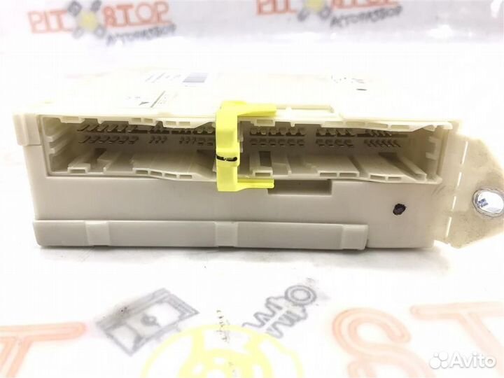 Блок предохранителей салона Toyota Estima (AHR20