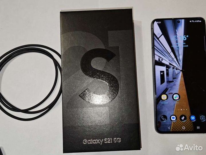 Телефон Samsung S21