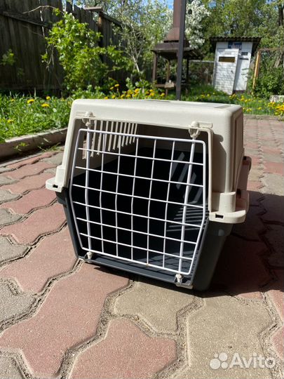 Пластиковая переноска для животных