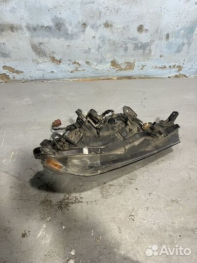 Фара правая Mitsubishi Outlander XL