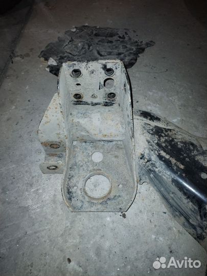 Балка задняя мазда Mazda Demio