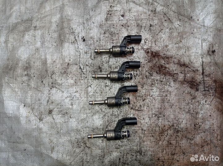 03C906036M Форсунка топливная 1,4 cava