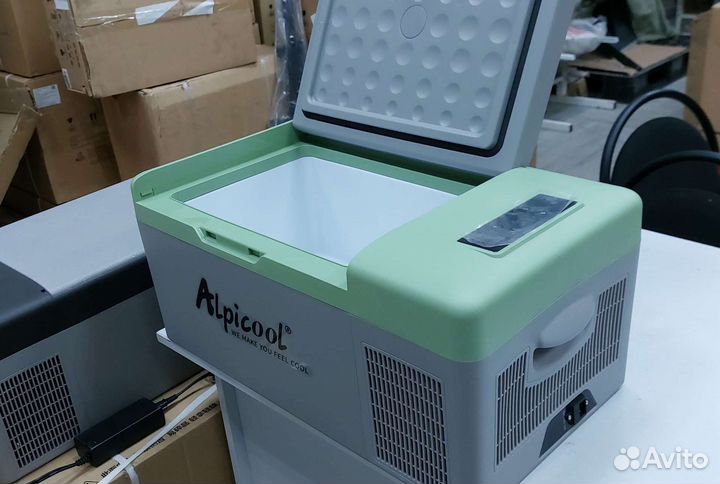 Автомобильный холодильник 12/24/220Вт серияХ 15лит