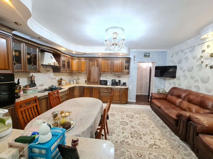 3-к. квартира, 107,6 м², 3/6 эт.