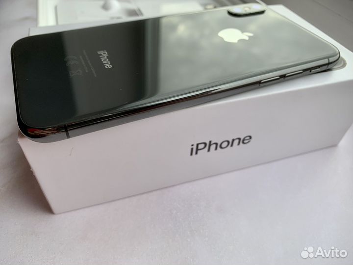iPhone X, 256 ГБ