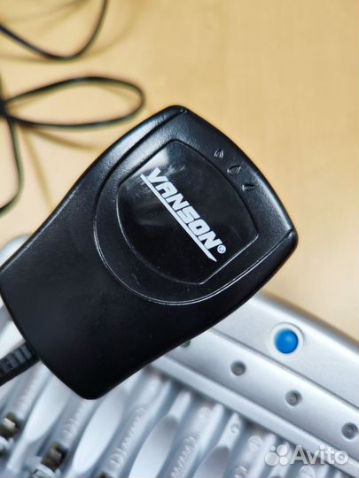 Зарядное на 8 шт ааа/аа Ni-Mh аккумуляторов