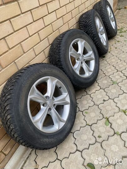 Nokian Tyres Hakkapeliitta 8 SUV 235/65 R17 T