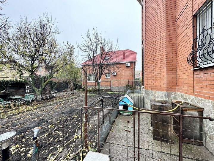 Дом 277 м² на участке 6 сот.