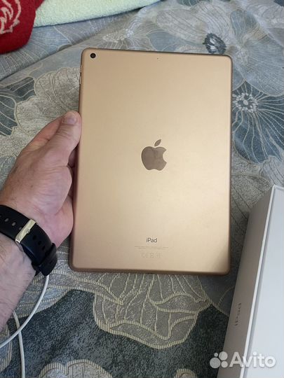 iPad 10.2