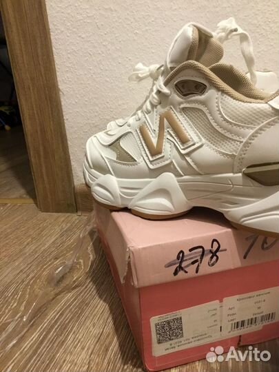 Кроссовки женские 38 размер