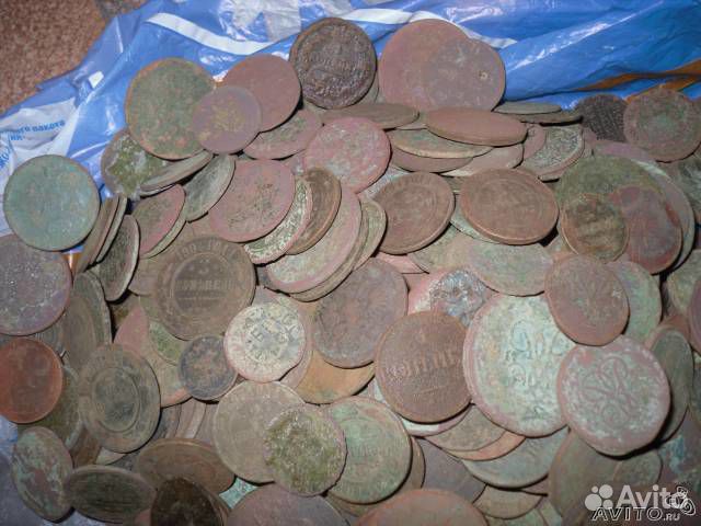 Куча старинных монет