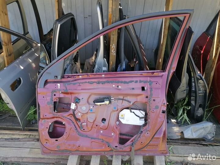 Дверь передняя правая Nissan Almera G15 1.6 k4m