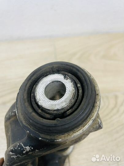 Кулак задний Honda Civic 4D