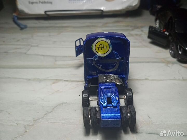 Продам коллекцию машинок