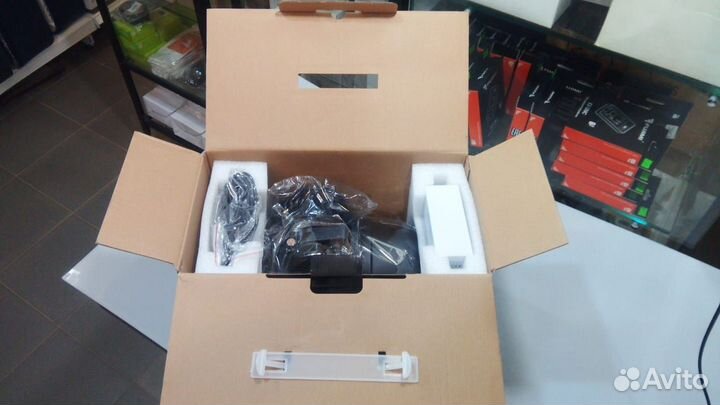 FST F-300 вспышка студийная с рефлектором