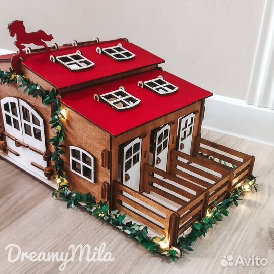 Конюшня для игрушечных лошадок