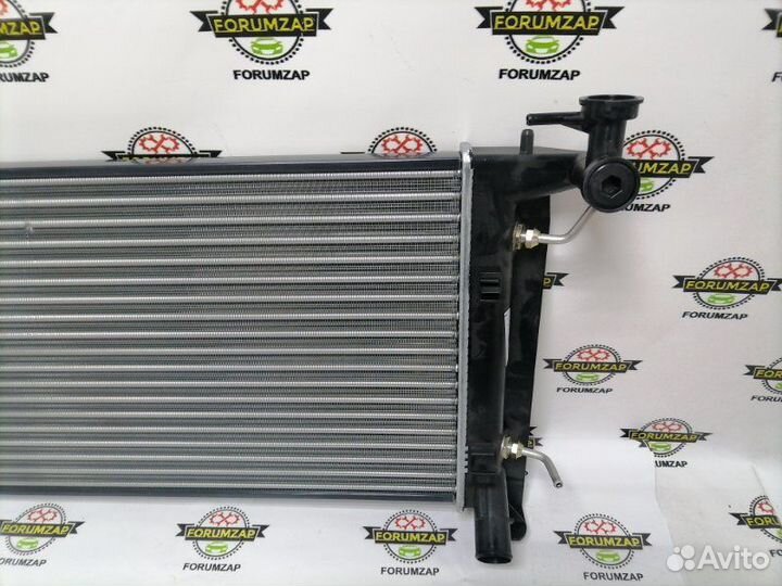 Радиатор охлаждения двигателя Toyota Corolla E120