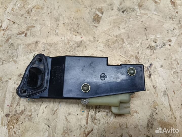 Активатор лючка бензобака Volvo S60 S80 XC70 XC90