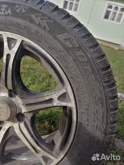 Продам комплект зимних колёс
