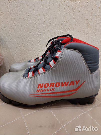 Лыжные ботинки