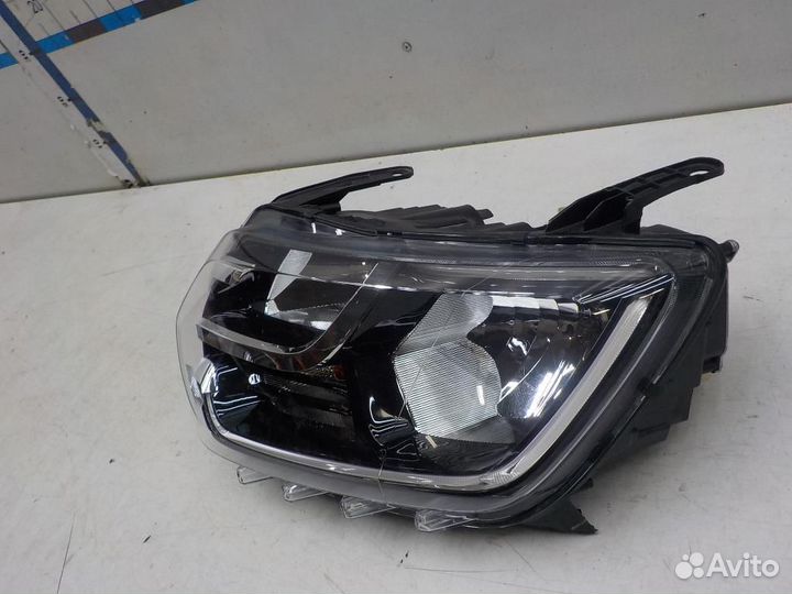 Фара левая Renault Duster