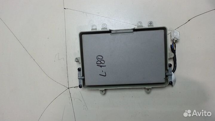 Дисплей мультимедиа Nissan Armada, 2004