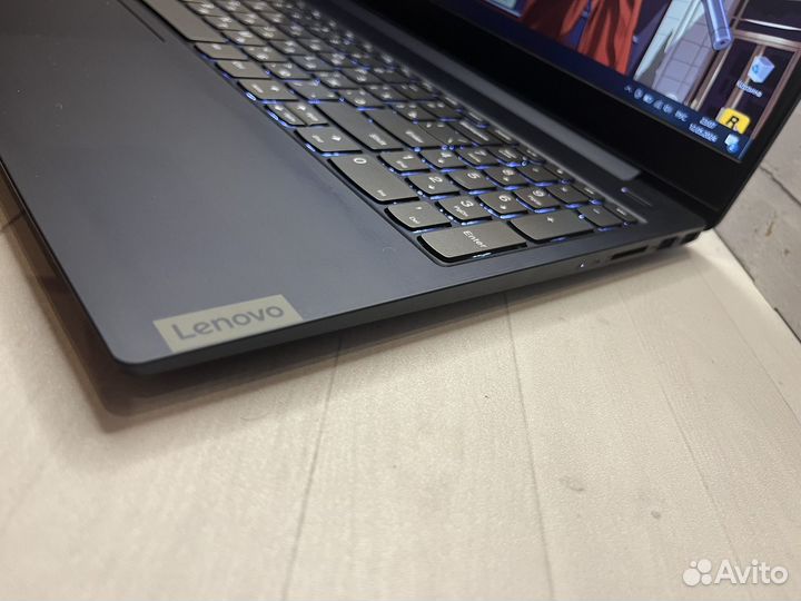 Мощь Lenovo Core i3-8/8GB/IPS/SSD256gb