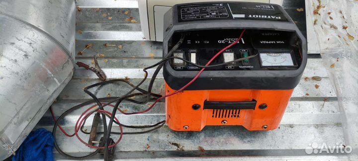 Зарядное устройство для машины