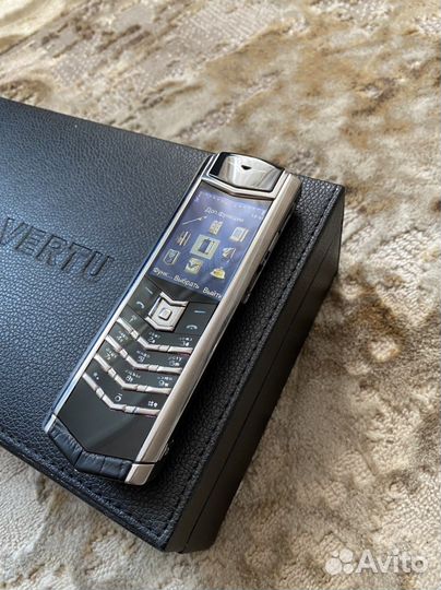 Vertu Signature Cobra
