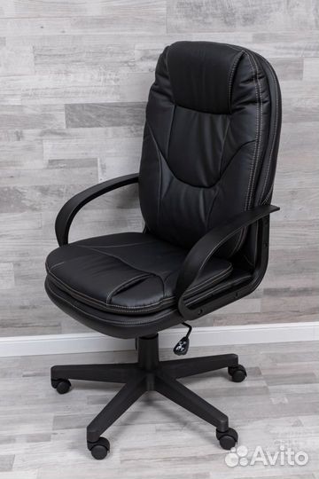 Кресло из экокожи