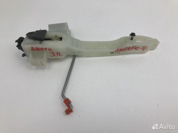 Кронштейн ручки задняя правая Hyundai Santa Fe 4