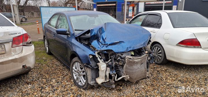 Volkswagen Jetta 1.4 AT, 2017, битый, 100 000 км