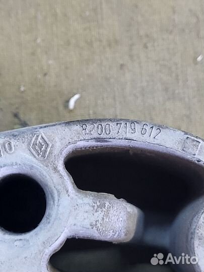 Дастер крепление глушителя подушка duster