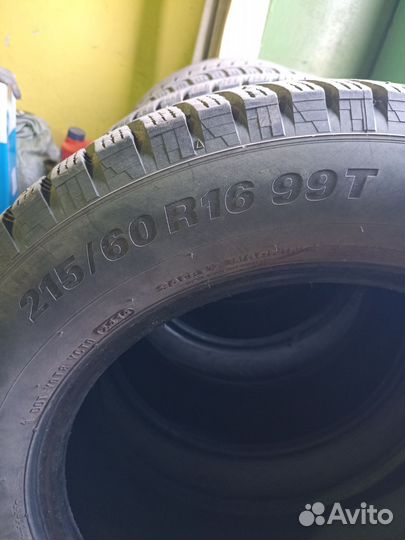 Kumho WinterCraft Ice WI31 215/60 R16