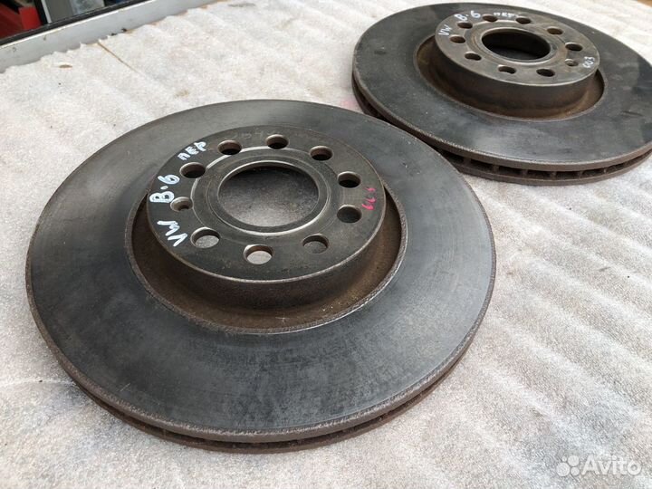 Тормозные диски передние на Volkswagen Passat B6