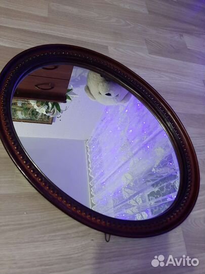 Зеркало овальное,в оправе