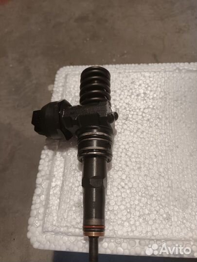 038130073AG VW Transporter T5 форсунки 0414720215