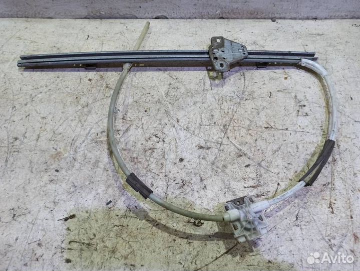 Стеклоподъемник механический передний правый