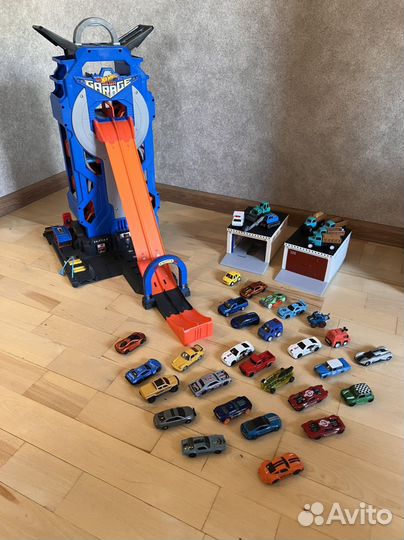 Трек hot wheels гараж с машинами