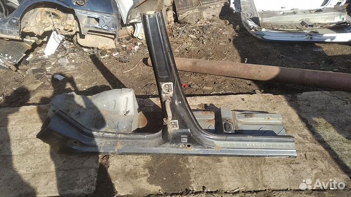 Порог правый с стойкой Renault Logan