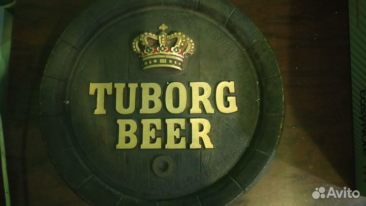 Барные вывеске Carlsberg, Tuborg, Bass