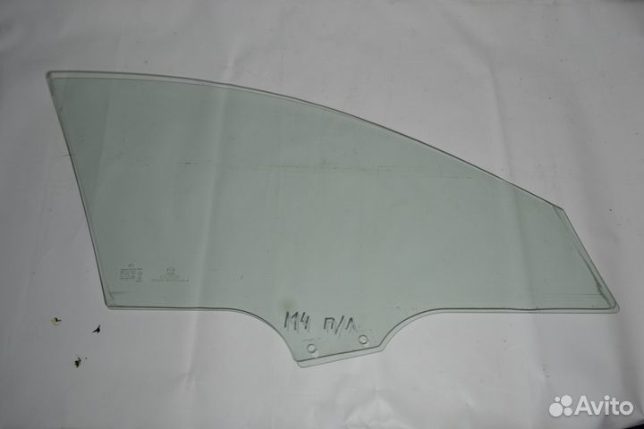 Стекло двери передней левое Mazda 3 BL