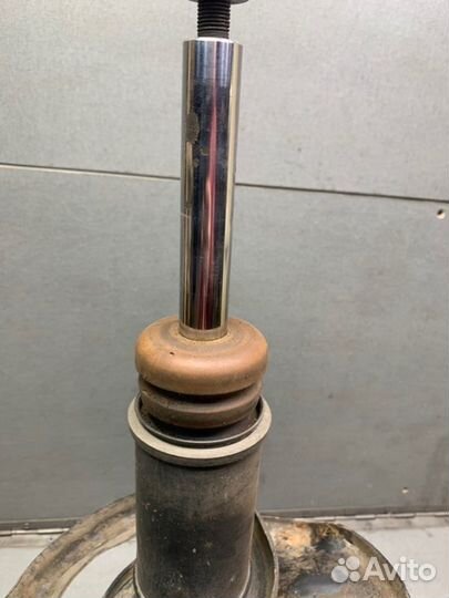 Амортизатор передний левый Mitsubishi Lancer 9