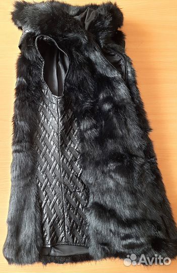 Меховая жилетка с капюшоном для девочки, р-р 42-44