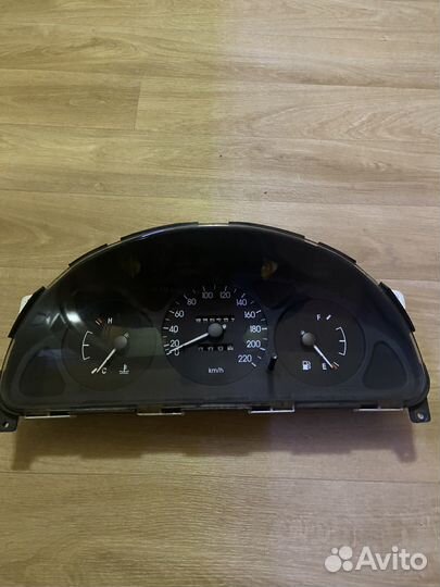 Щиток приборов lanos