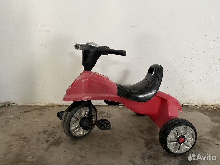 Детский трехколесный велосипед
