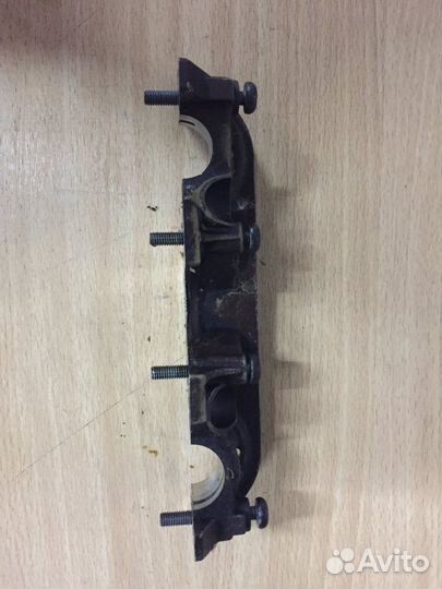 Бугель распредвала Audi A8 D3 4.2