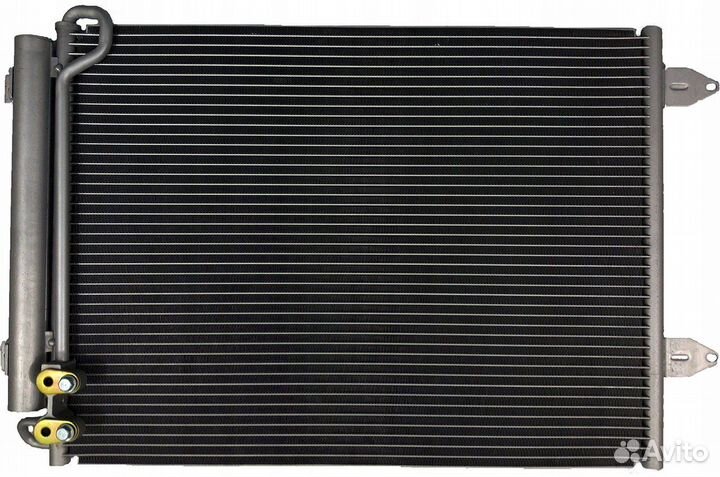 Радиатор кондиционера на Toyota Corolla Verso