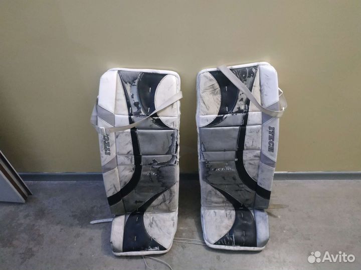 Вратарские щитки взрослые