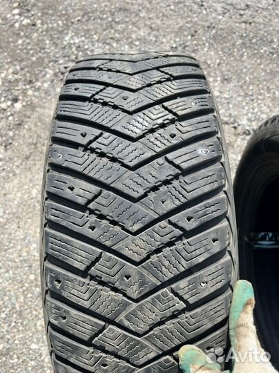 Goodyear UltraGrip Ice Arctic SUV 225/60 R18 104T